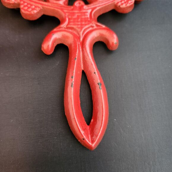 Cast Iron Sunburst Girl Bonnet Footed Trivet Red Enamel Set 2 VTG Folk Art Wall - Picture 5 of 10